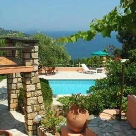 With 4 Bedrooms In Saint-raphael, With Wonderful Sea View, Priva شقة Saint-Raphaël