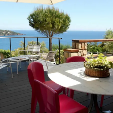 شقة With 4 Bedrooms In Saint-raphael, With Wonderful Sea View, Priva