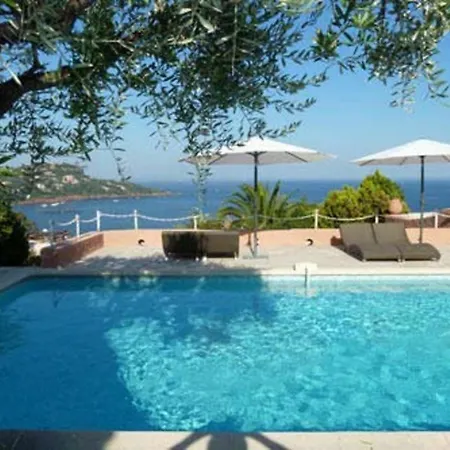 With 4 Bedrooms In Saint-raphael, With Wonderful Sea View, Priva شقة Saint-Raphaël